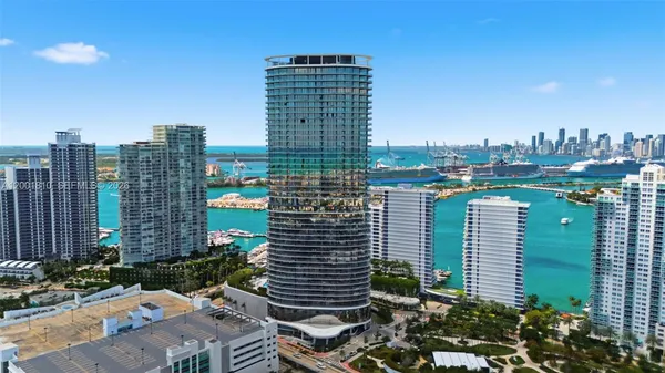 $10,000 | 500 Alton Road, Unit 1402, Miami Beach, FL 33139