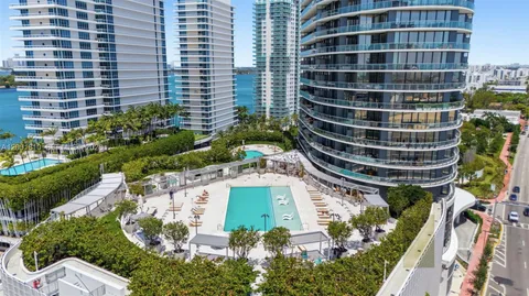 a view of a multi story building