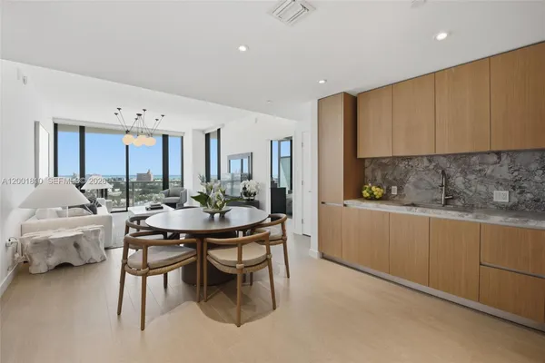 $10,000 | 500 Alton Road, Unit 1402, Miami Beach, FL 33139