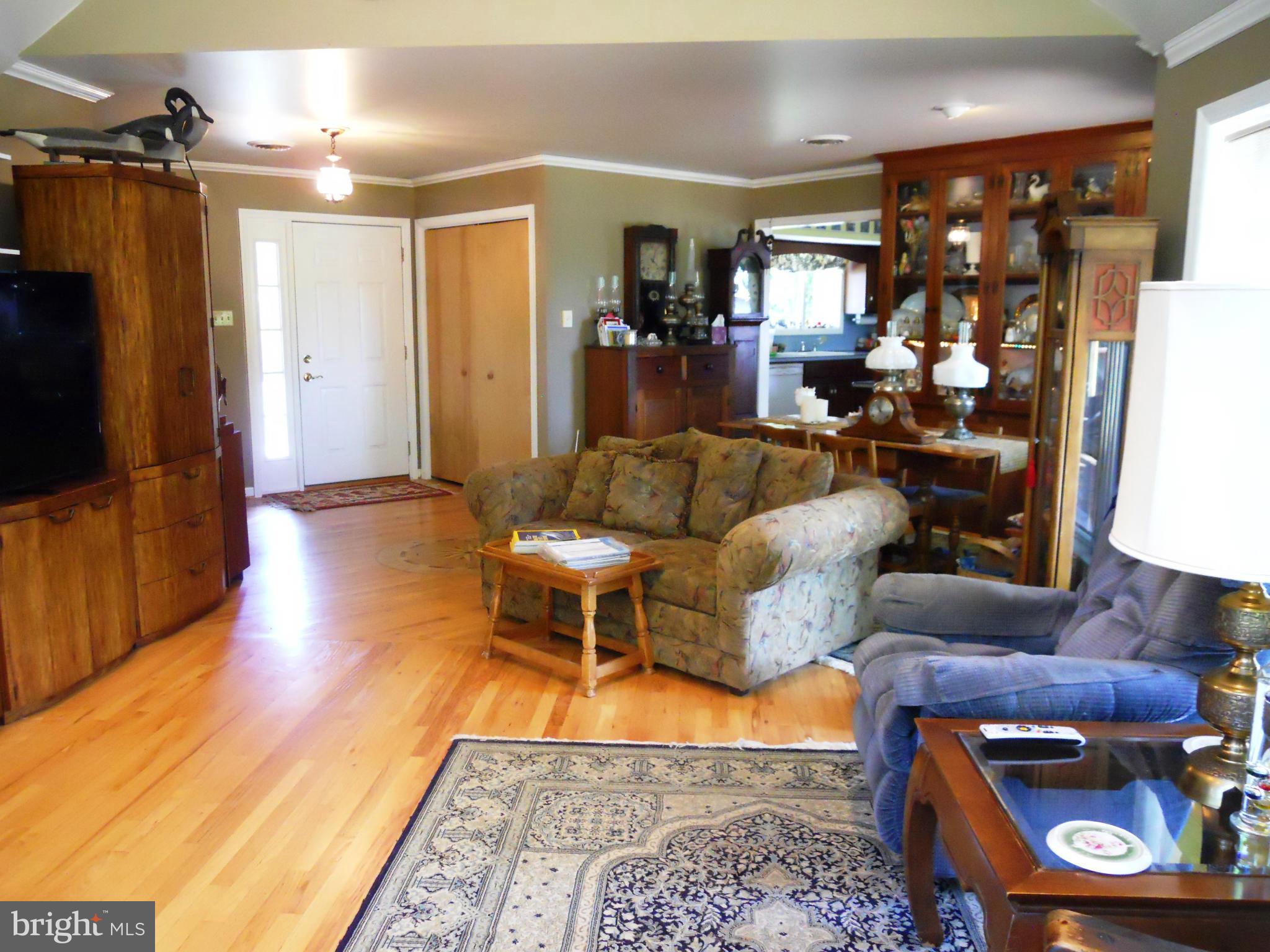 11050 Ashton Road Clear Spring, MD 21722 - Photo 22 of 30 Living Room