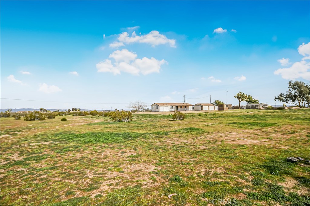 7773 Sequoia Road Phelan, CA 92371 - Photo 27 of 32 a view of an ocean