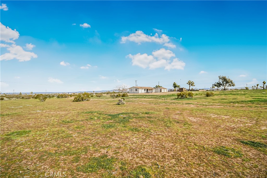7773 Sequoia Road Phelan, CA 92371 - Photo 29 of 32 a view of an ocean
