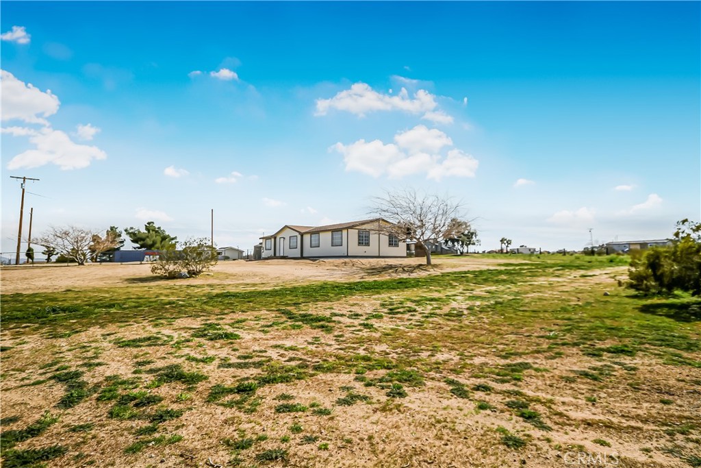 7773 Sequoia Road Phelan, CA 92371 - Photo 32 of 32 a view of an ocean view