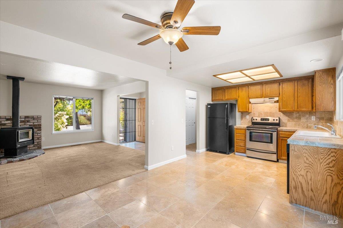 2772 Rochelle Street Santa Rosa, CA 95403 - Photo 3 of 11