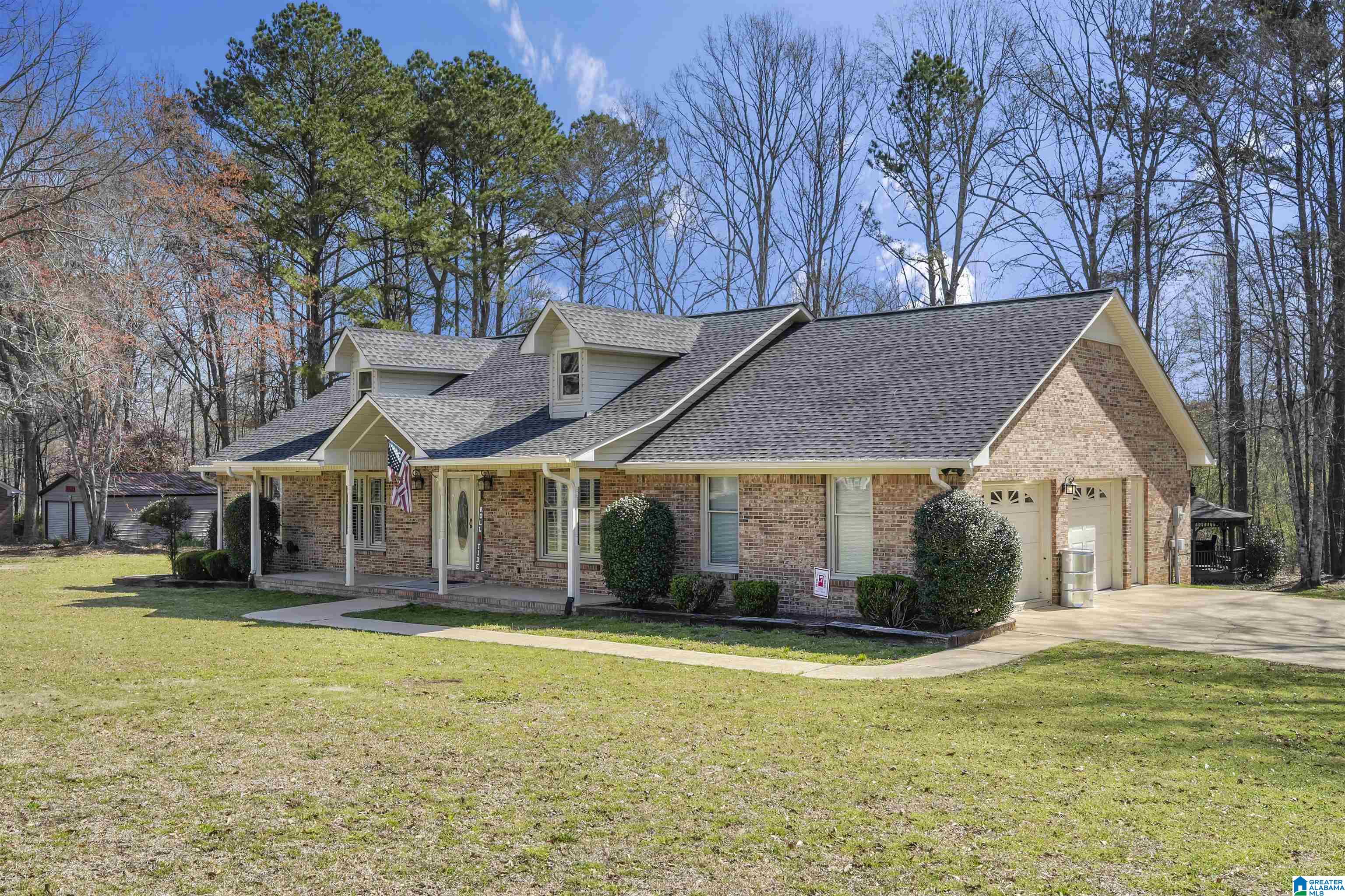 424 MATTHEW Drive Jasper, AL 35503 - Photo 2 of 27