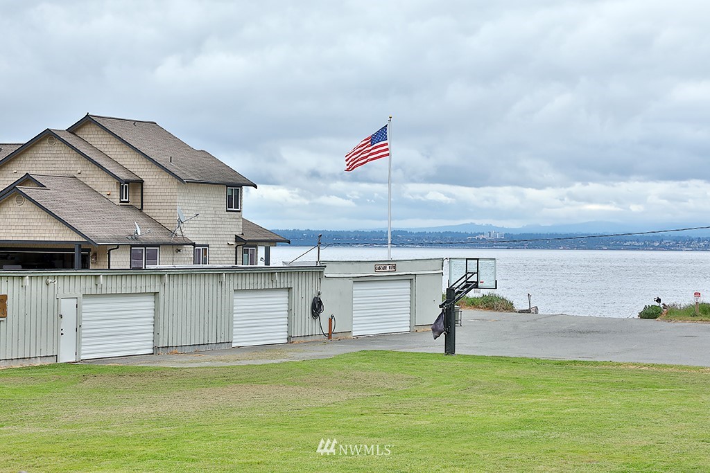 6885 Swanson Street Clinton, WA 98236 - Photo 34 of 36 Gallery Image 34