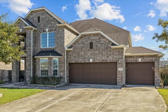 $525,000 | 13814 Russell Court, Mont Belvieu, TX 77523