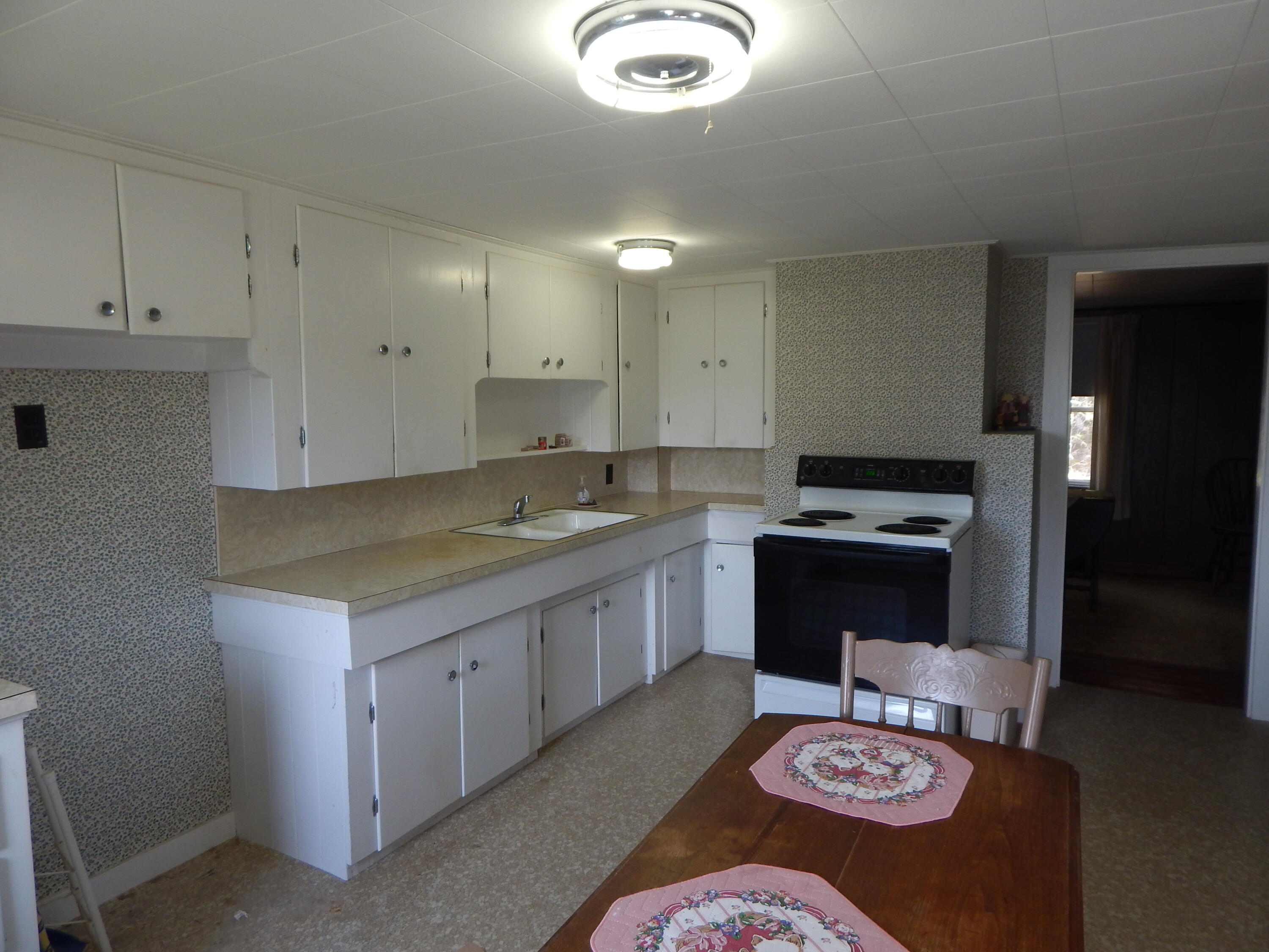 95 Harbor Road Friendship, ME 04547 - Photo 9 of 40 DSCN1324