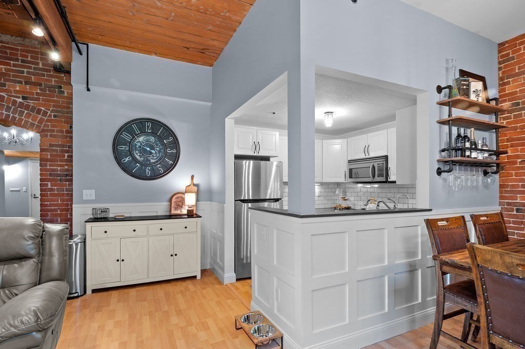 50 Rantoul Street, Unit 310 Beverly, MA 01915 - Photo 11 of 26 Gallery Image 11