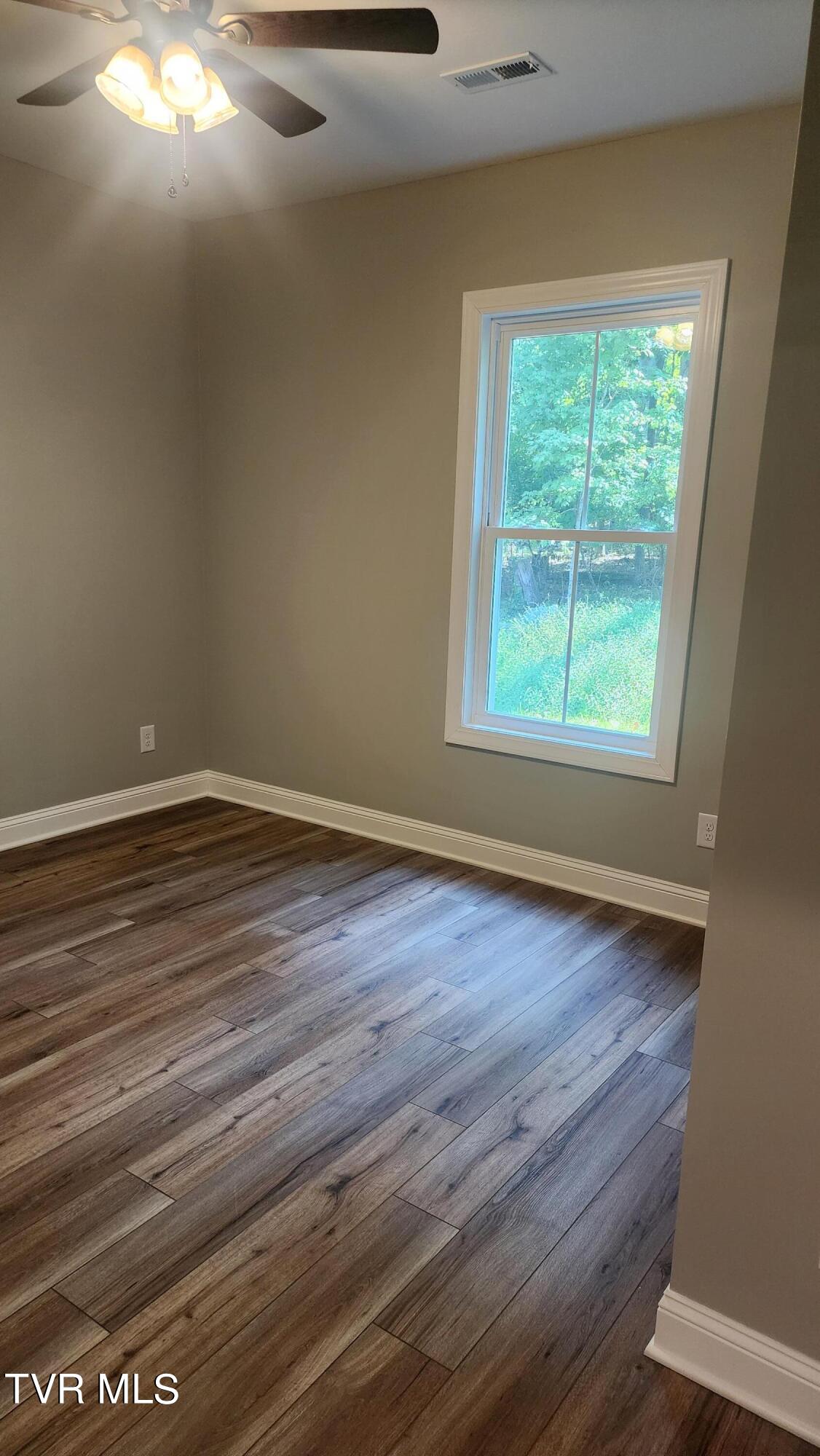 4535 Orebank Road Kingsport, TN 37664 - Photo 12 of 19 Bedroom