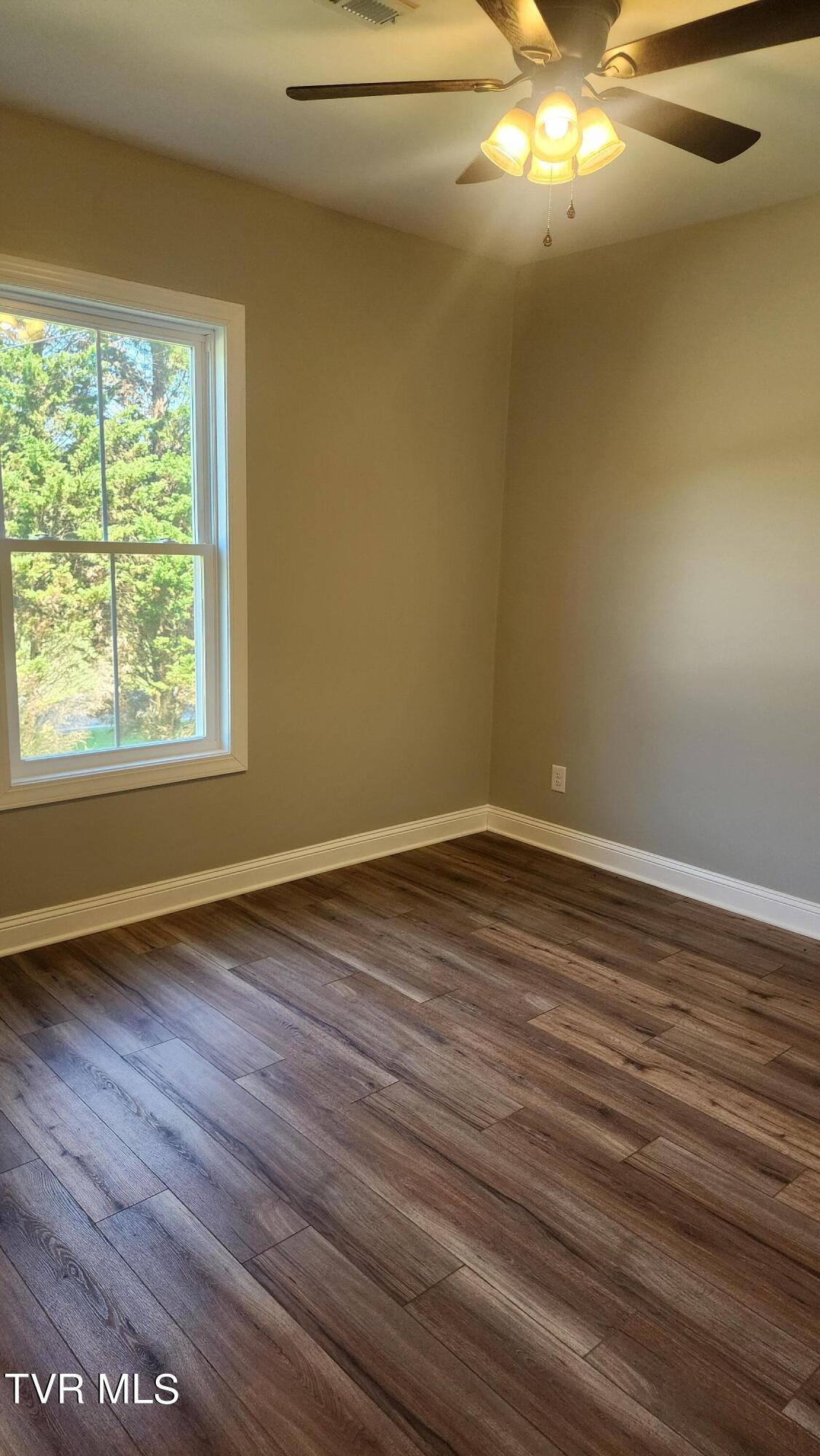 4535 Orebank Road Kingsport, TN 37664 - Photo 10 of 19 Bedroom