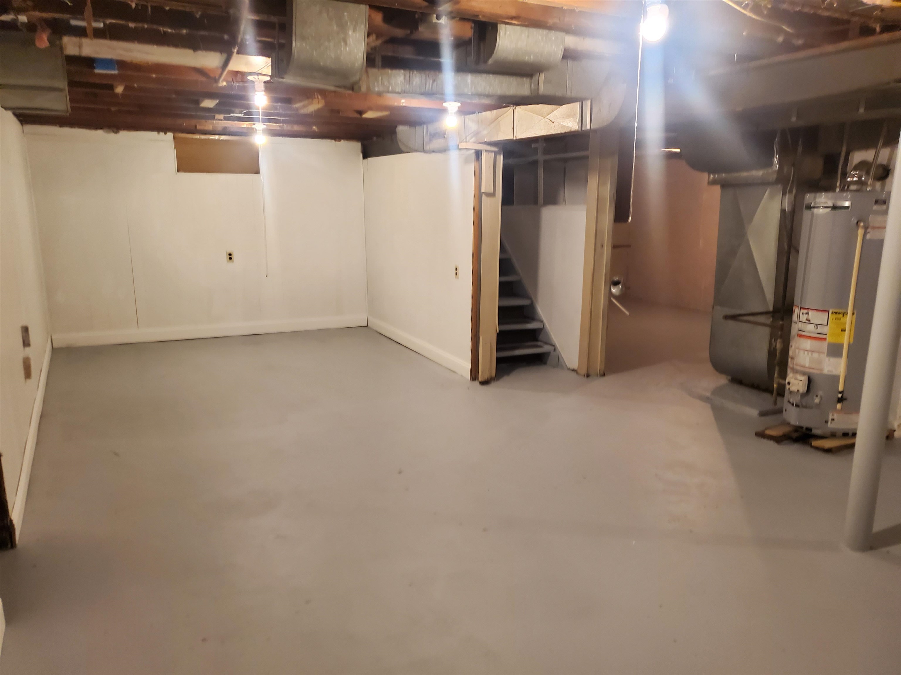 2461 Covert Road Burton, MI 48509 - Photo 15 of 21 50131267-6fab6073-cff6-4cc2-b226-b0cc15c295ab.JPG