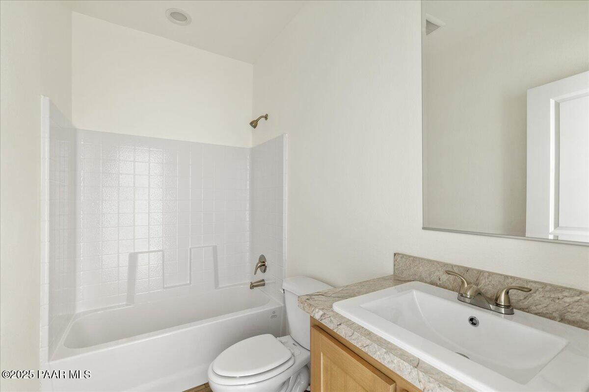 35 Hawaii Road Paulden, AZ 86334 - Photo 11 of 13 11-Secondary Bathroom