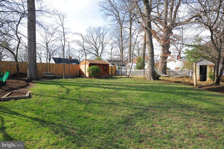 10428 Inwood Avenue Silver Spring, MD 20902 - Photo 22 of 27 Back yard