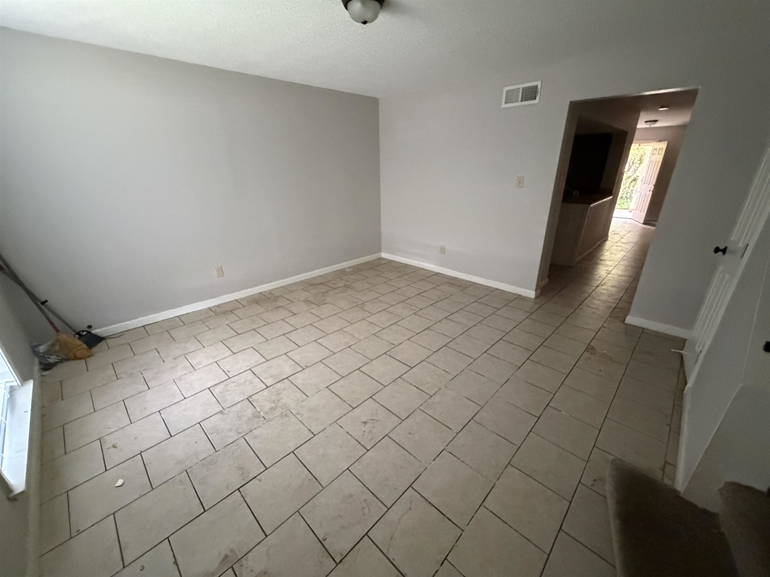 5573 Pleasant View Road, Unit 35 Memphis, TN 38134 - Photo 8 of 13 a view of a livingroom and window