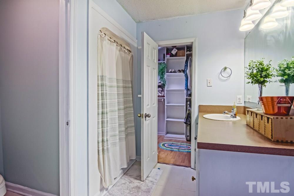 636 Wilson Jones Road Clayton, NC 27520 - Photo 10 of 17 Gallery Image 10