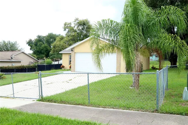 $2,150 | 240 Boca Ciega Road, Mascotte, FL 34753
