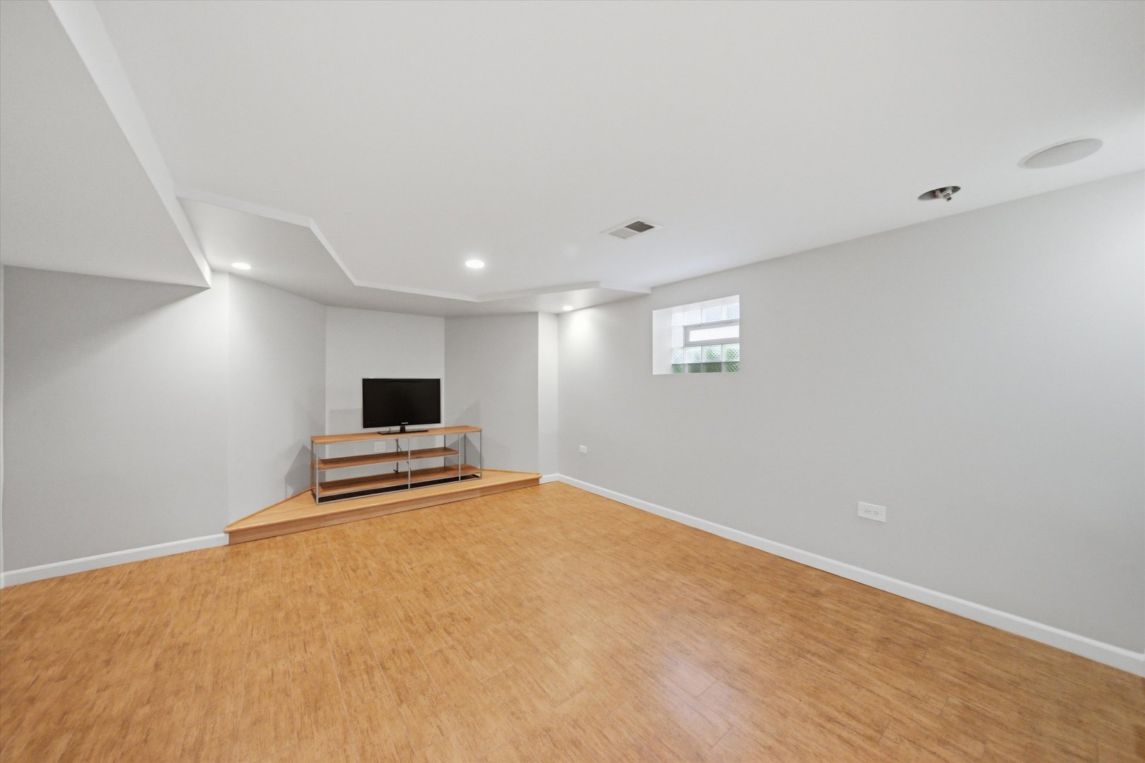 6057 North Tripp Avenue Chicago, IL 60646 - Photo 34 of 45