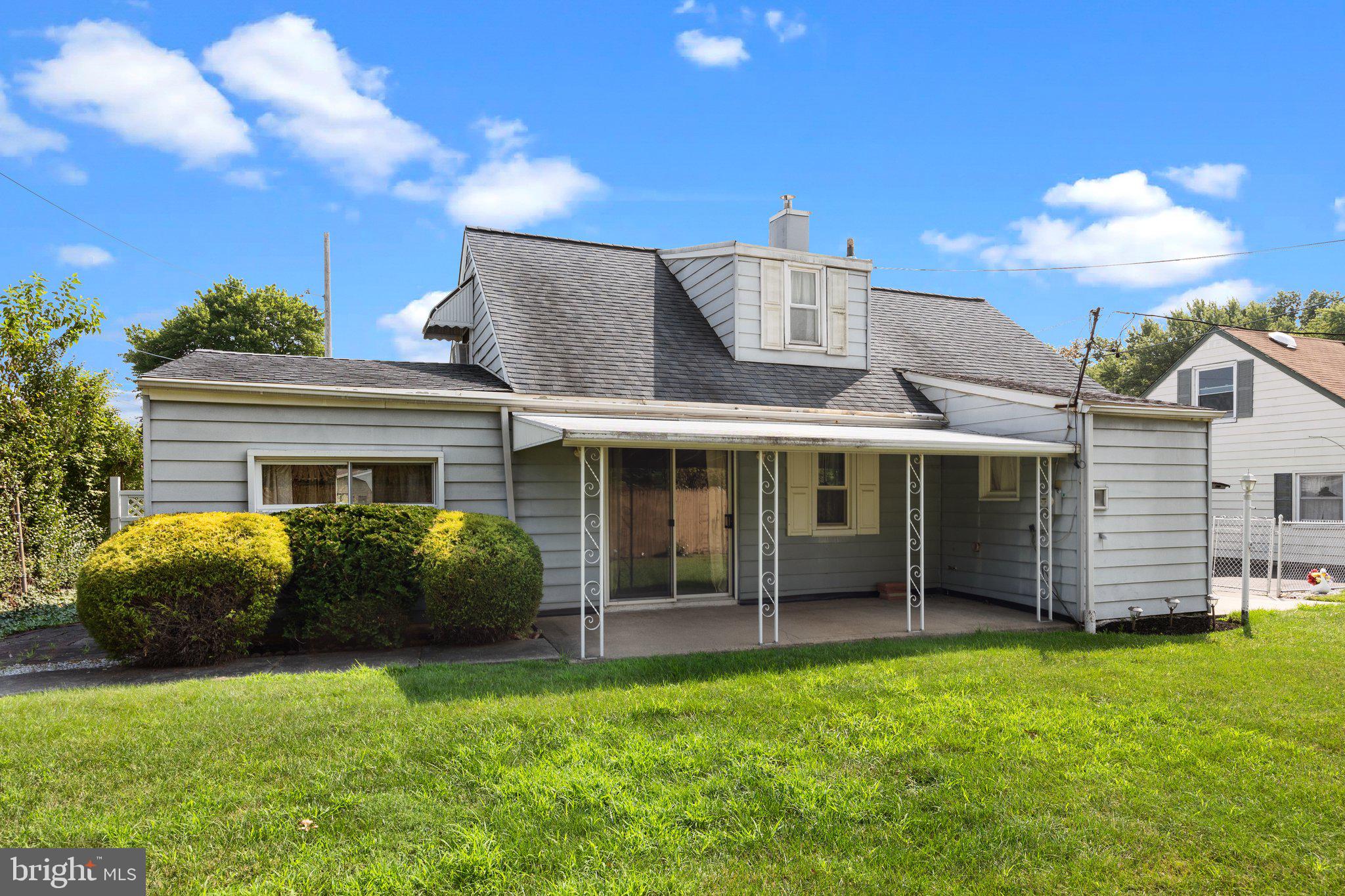 1016 Barlow Street Philadelphia, PA 19116 - Photo 2 of 25
