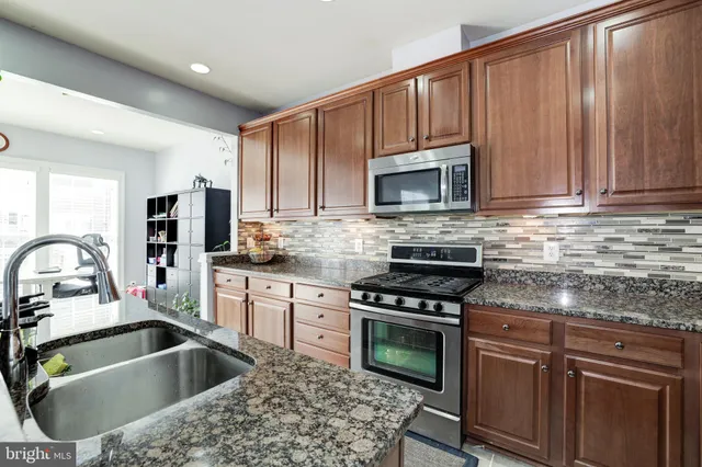 $3,800 | 43583 White Cap Terrace, Chantilly, VA 20152