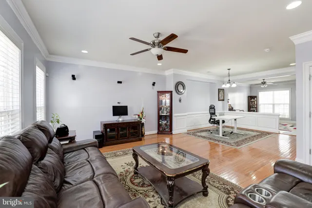 $3,800 | 43583 White Cap Terrace, Chantilly, VA 20152