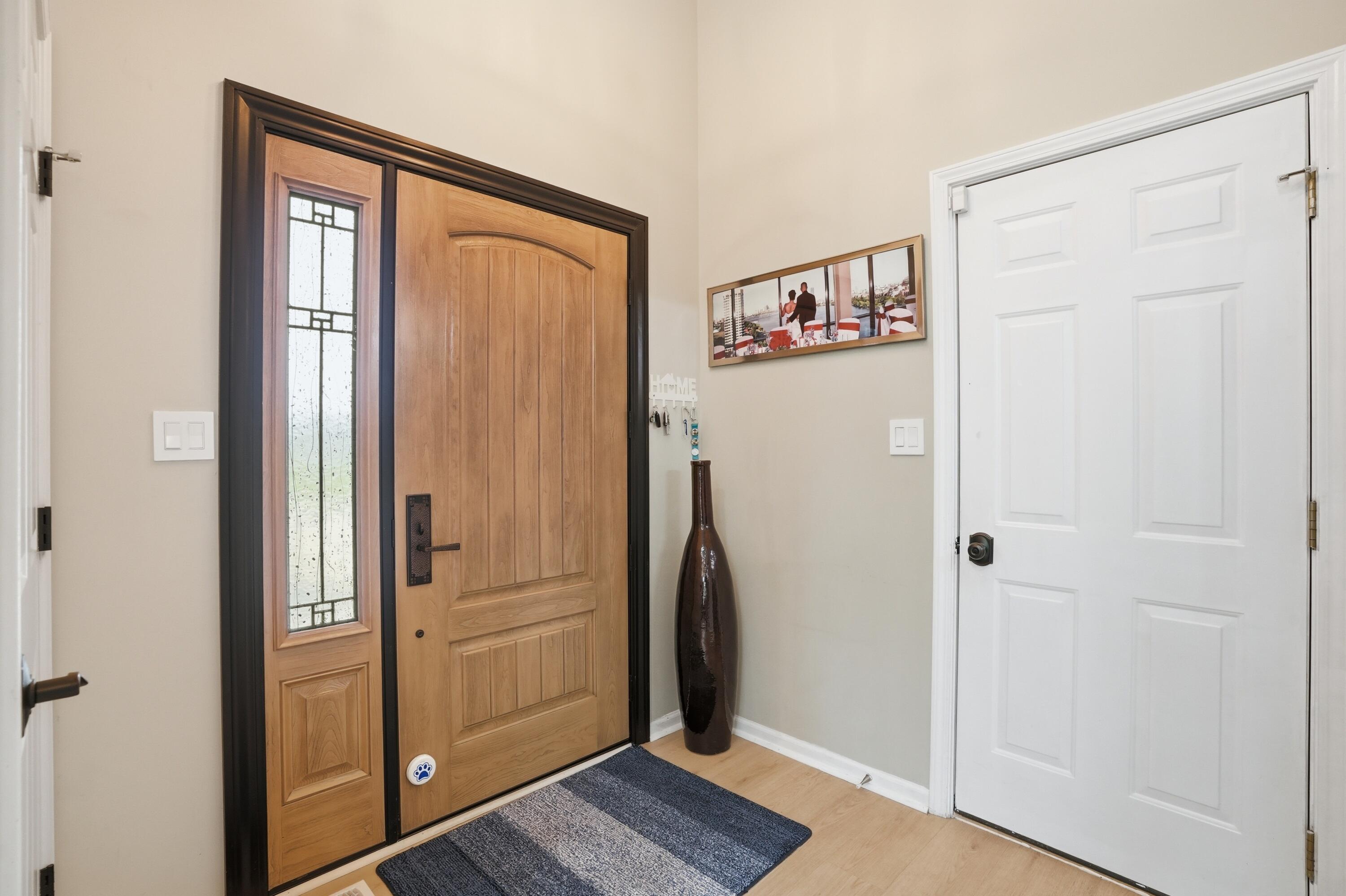 12025 Heron Lake Road St. John, IN 46373 - Photo 4 of 42 a view of a hallway with closet area