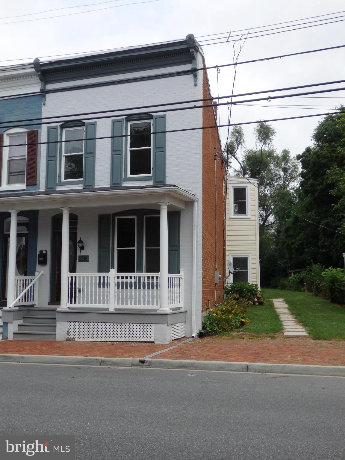 Beautiful, updated 3 BR, 2 BA row home