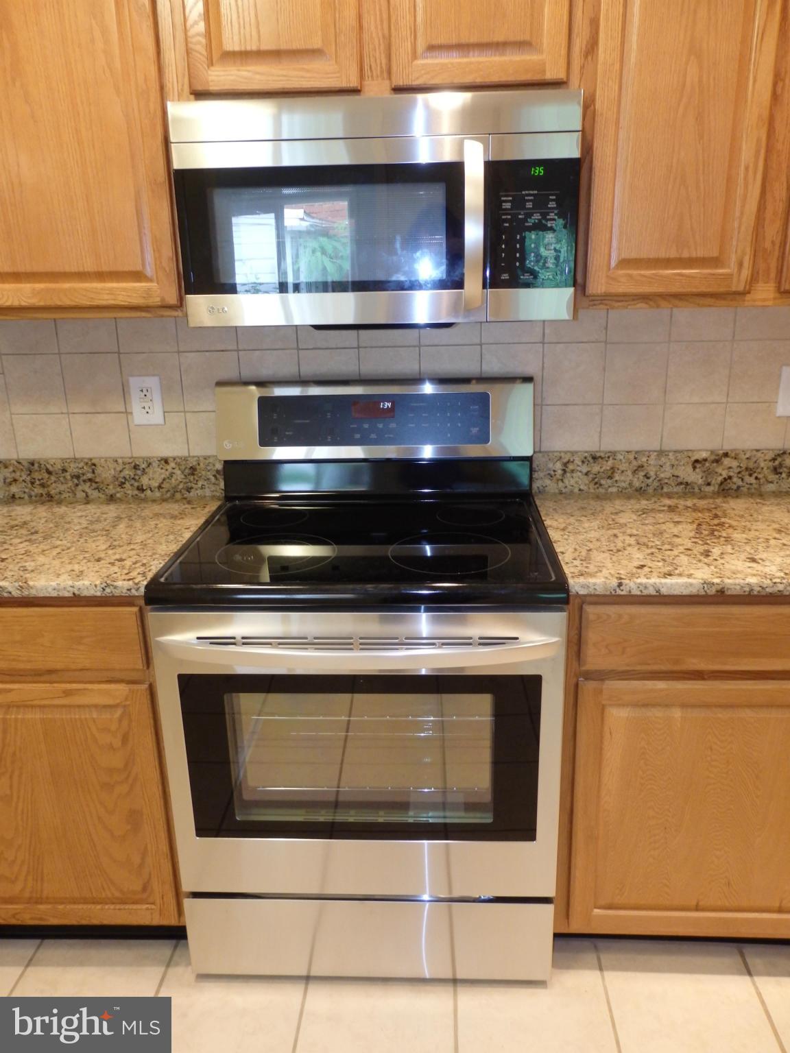 206 Center Street Frederick, MD 21701 - Photo 6 of 30 2015 microwave and range