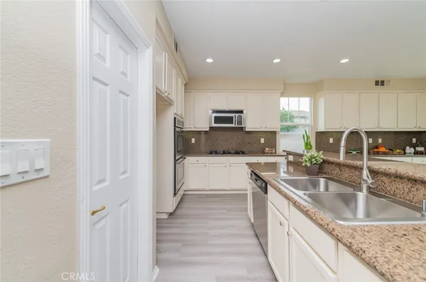 $978,000 | 13827 Buckhart Street, Eastvale, CA 92880