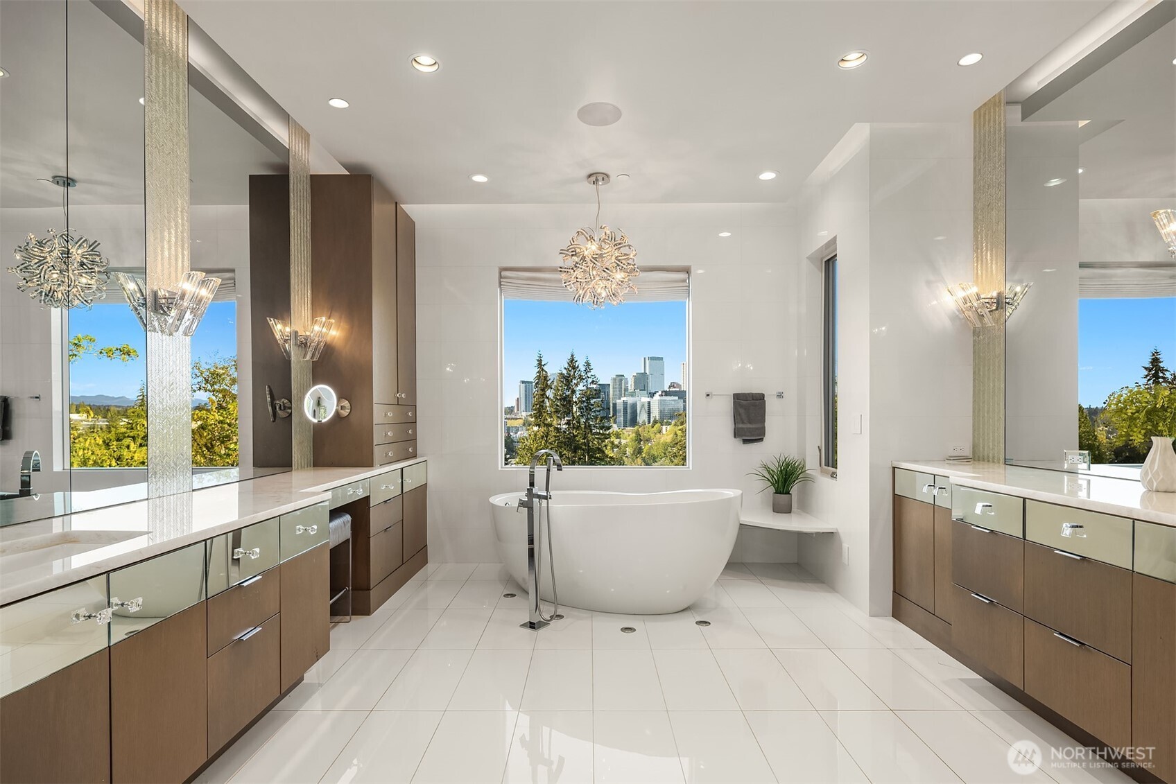 209 Northside Road Bellevue, WA 98004 - Photo 19 of 40