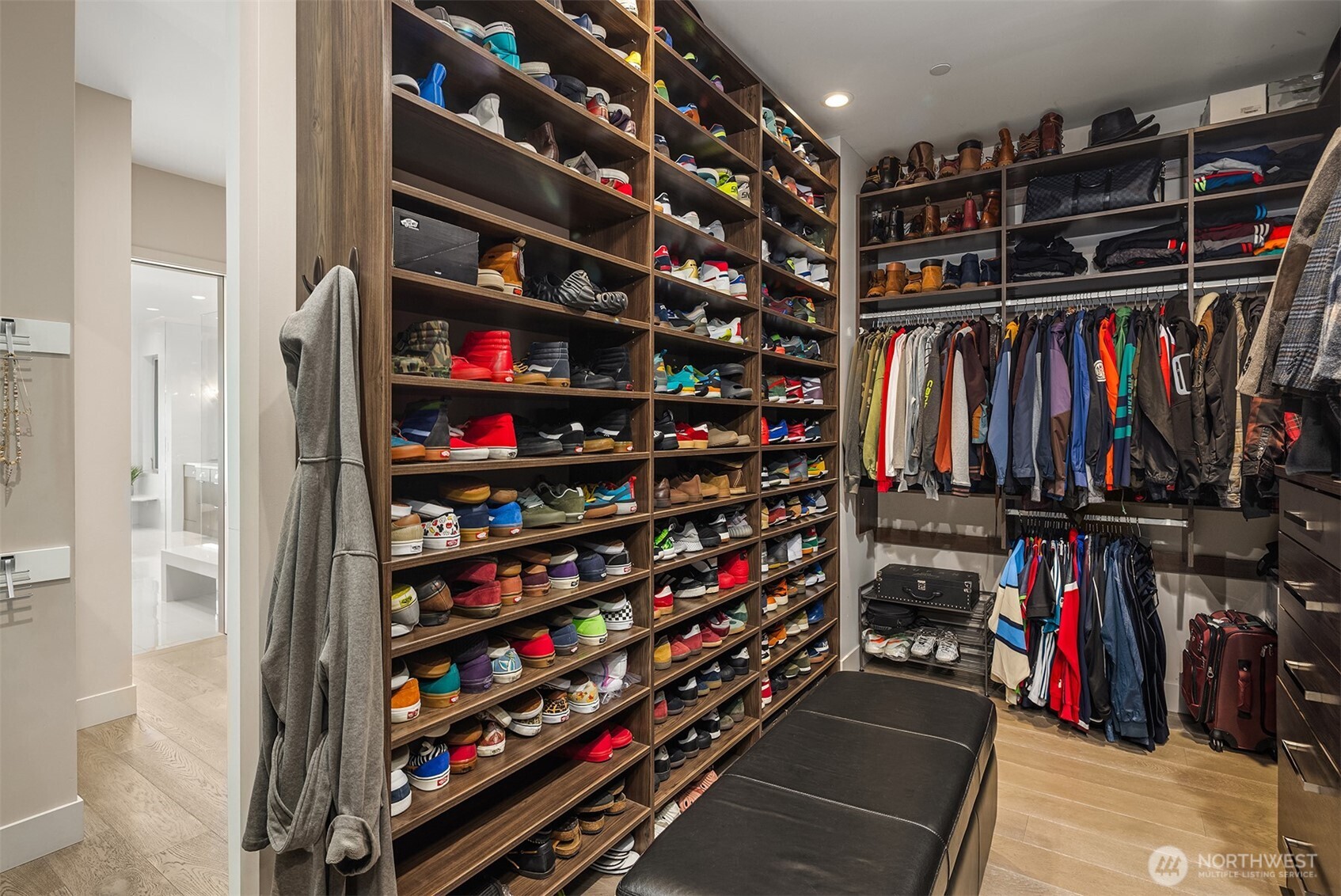 209 Northside Road Bellevue, WA 98004 - Photo 23 of 40