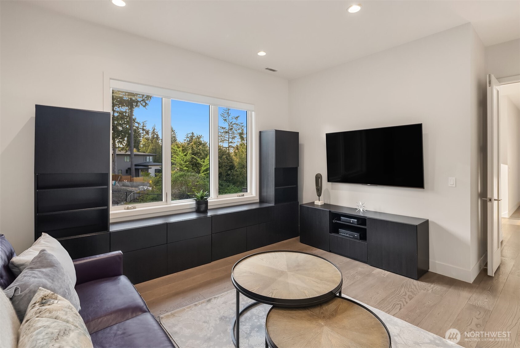 209 Northside Road Bellevue, WA 98004 - Photo 25 of 40