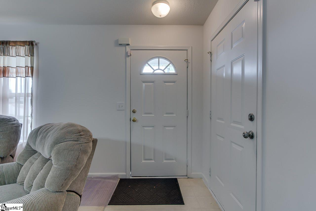 121 Radcliff Way Anderson, SC 29621 - Photo 2 of 22 Gallery Image 2