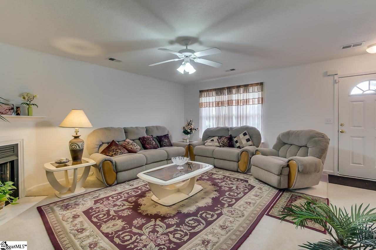 121 Radcliff Way Anderson, SC 29621 - Photo 4 of 22 Gallery Image 4