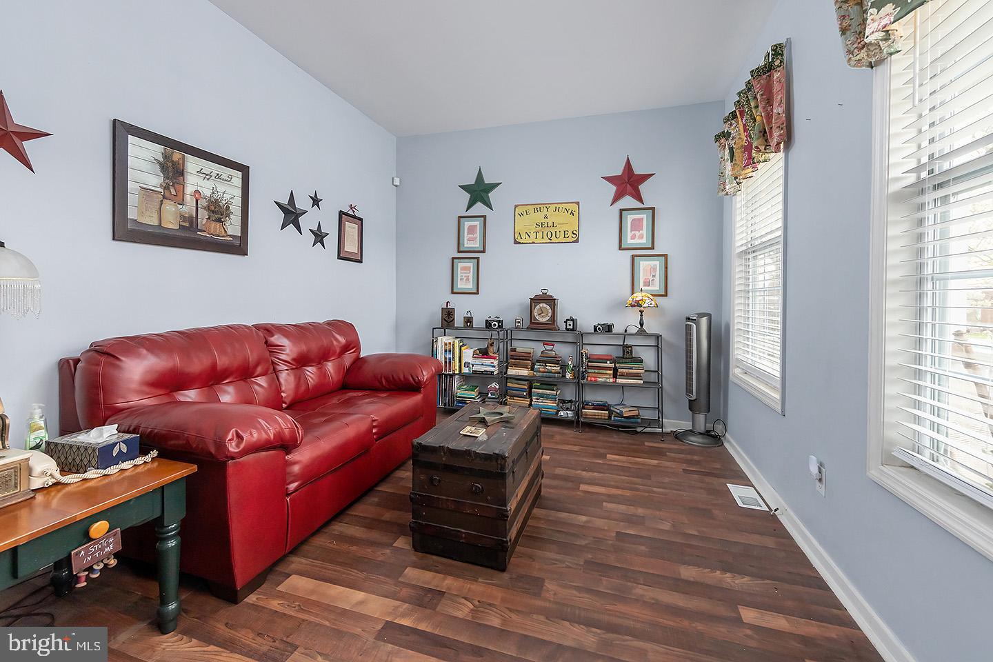 12 George Street Mount Ephraim, NJ 08059 - Photo 4 of 28 Living Room