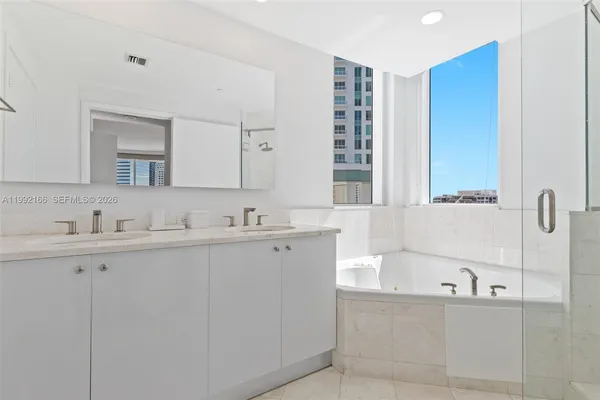 $6,050 | 901 Brickell Key Boulevard, Unit 1609, Miami, FL 33131