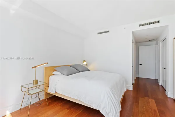 $6,050 | 901 Brickell Key Boulevard, Unit 1609, Miami, FL 33131