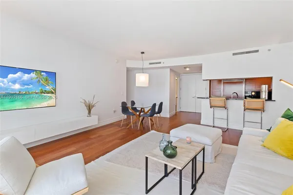 $6,050 | 901 Brickell Key Boulevard, Unit 1609, Miami, FL 33131