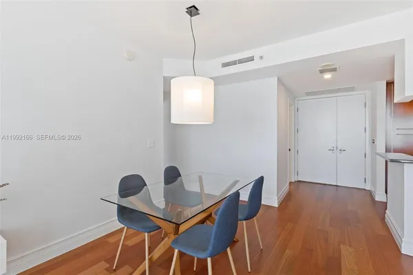 $6,050 | 901 Brickell Key Boulevard, Unit 1609, Miami, FL 33131