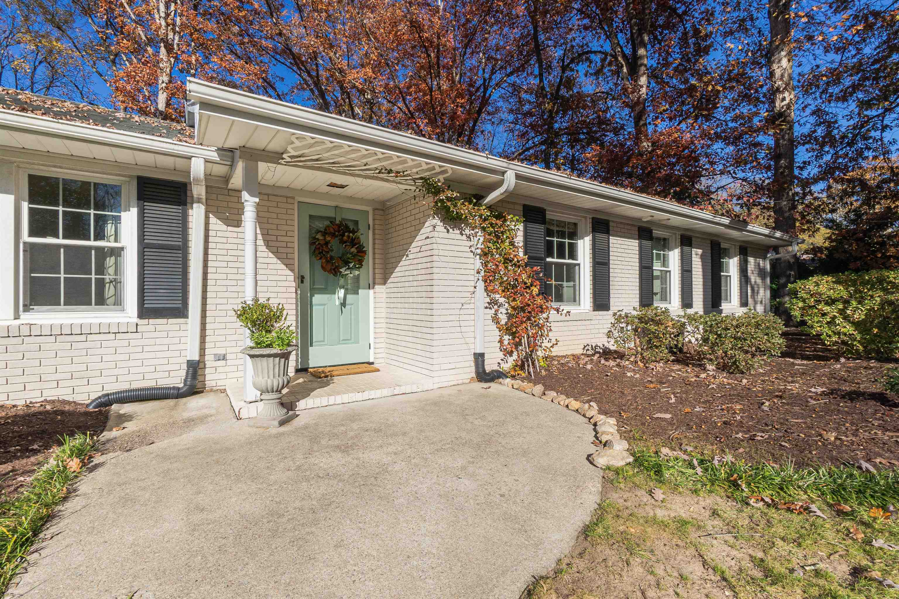 604 Davidson Street Raleigh, NC 27609 - Photo 2 of 28 Photo 2