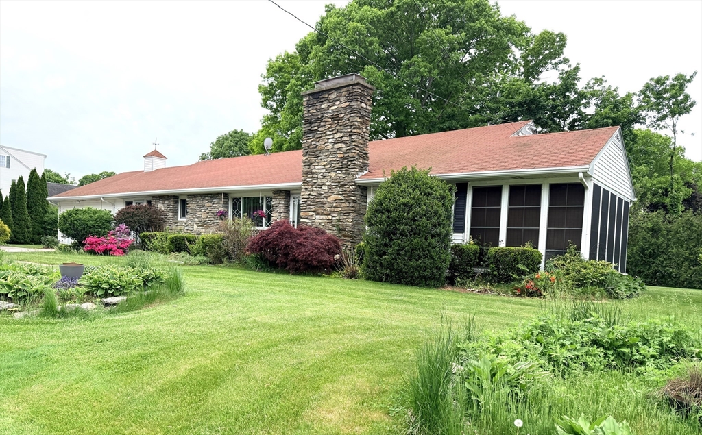 33 Slater Street Webster, MA 01570 - Photo 1 of 24