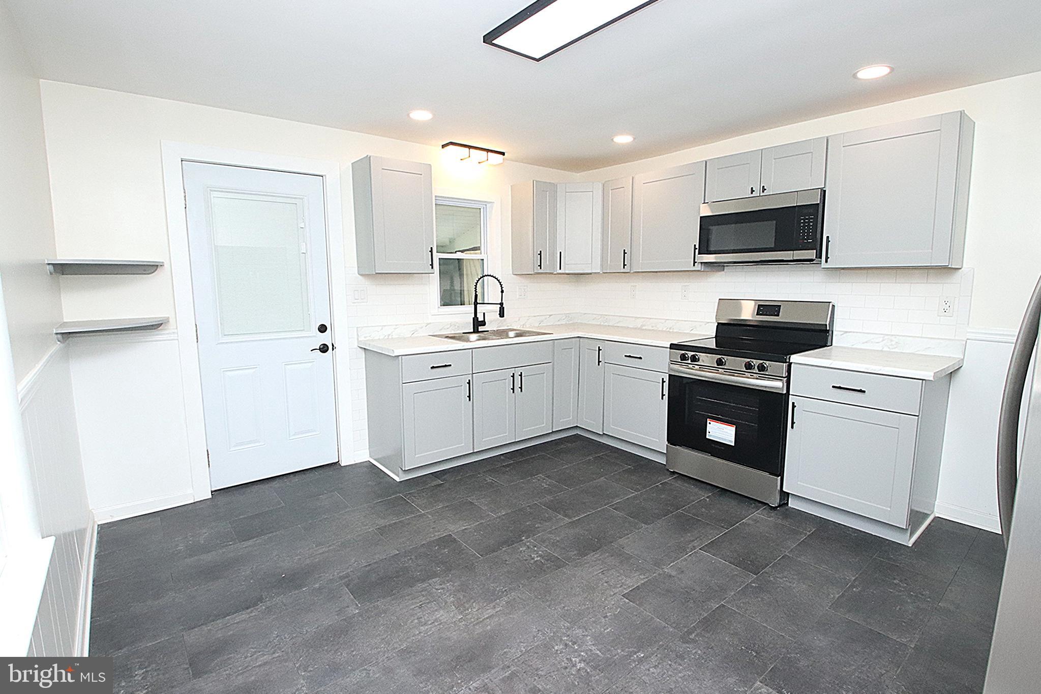 12113 Walnut Point Road Hagerstown, MD 21740 - Photo 9 of 29 Kitchen