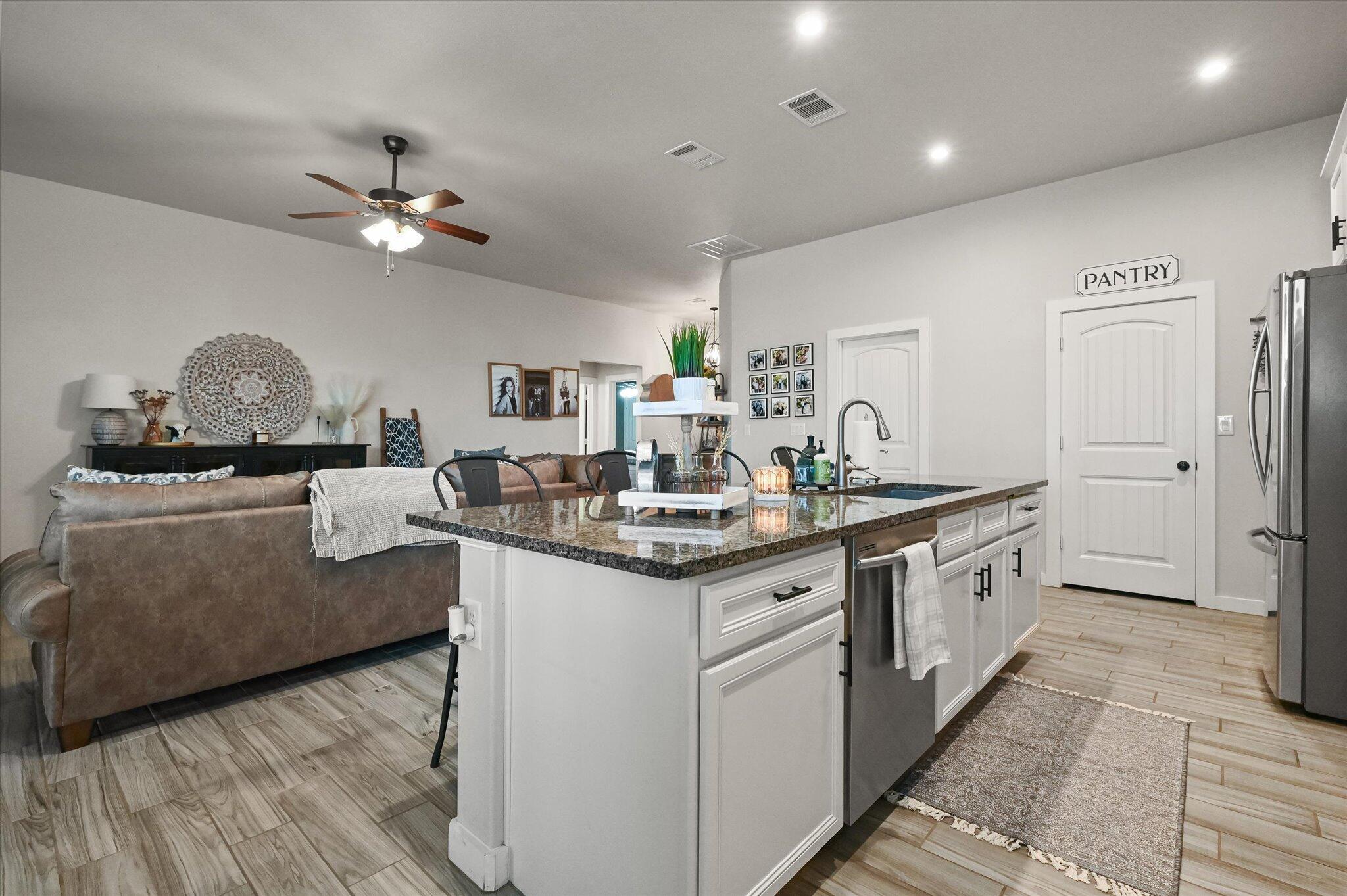 7502 102nd Street Lubbock, TX 79424 - Photo 12 of 30 10-7502 102nd_0180