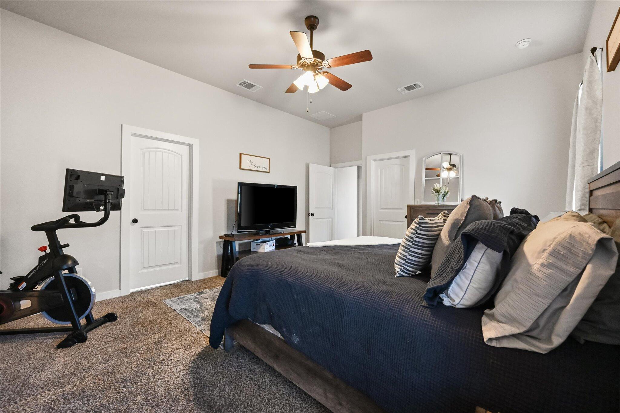 7502 102nd Street Lubbock, TX 79424 - Photo 18 of 30 16-7502 102nd_0215
