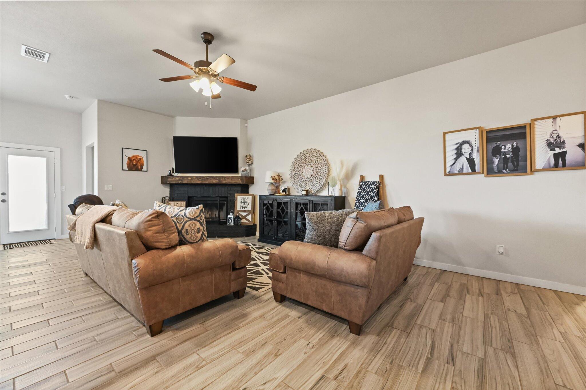 7502 102nd Street Lubbock, TX 79424 - Photo 6 of 30 04-7502 102nd_0135