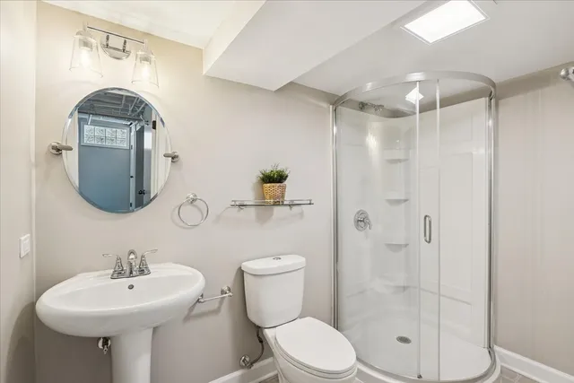 $3,500 | 1201 North McKinley Road, Lake Forest, IL 60045