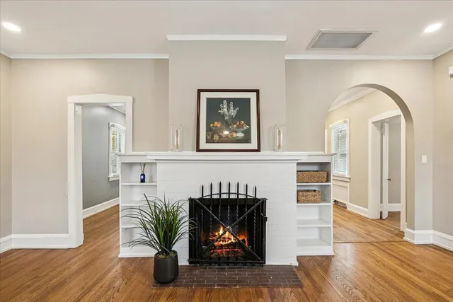 $3,500 | 1201 North McKinley Road, Lake Forest, IL 60045