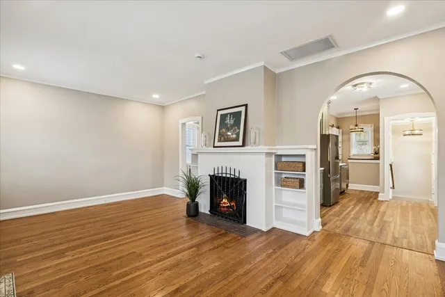 $3,500 | 1201 North McKinley Road, Lake Forest, IL 60045