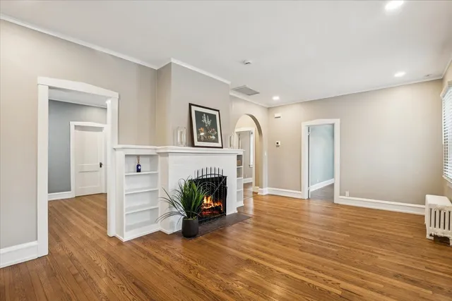 $3,500 | 1201 North McKinley Road, Lake Forest, IL 60045