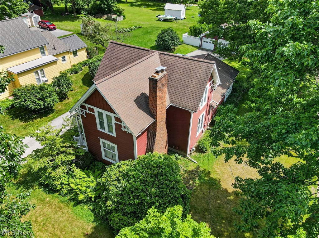 13721 Spring Street Burton, OH 44021 - Photo 6 of 47